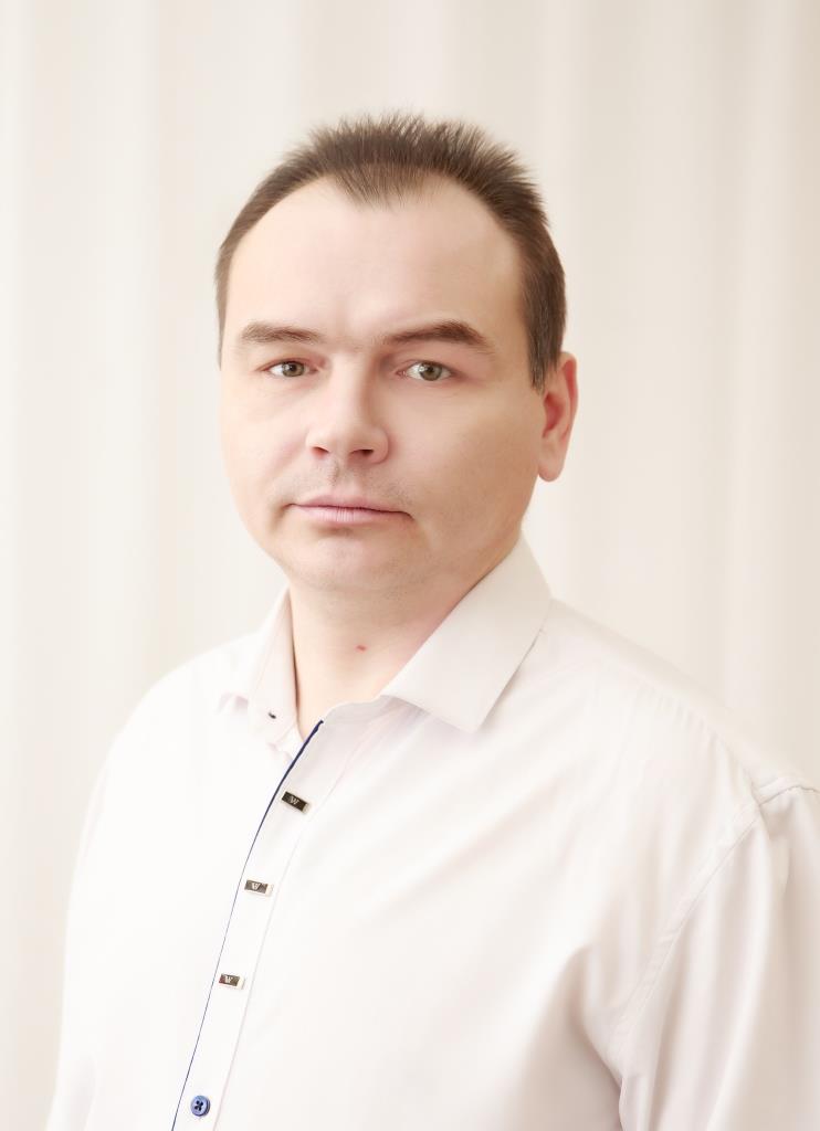 Музыкальный руководитель Наймушин Александр Сергеевич.